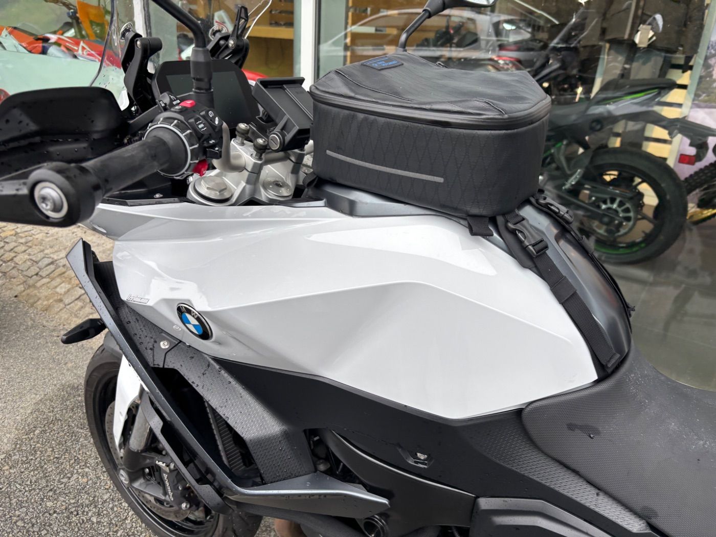 Fahrzeugabbildung BMW F 900 XR 4 Pakete Seitenkoffer