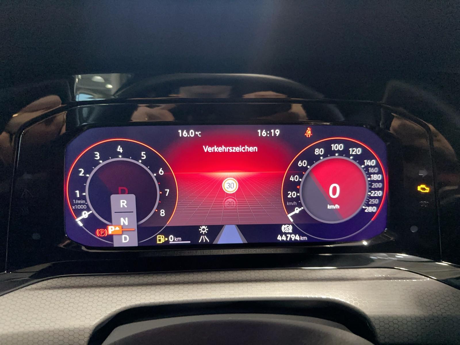 Volkswagen Golf VIII GTI DSG Matrix Leder Navi HuD H&K Kam, миниатюра 8