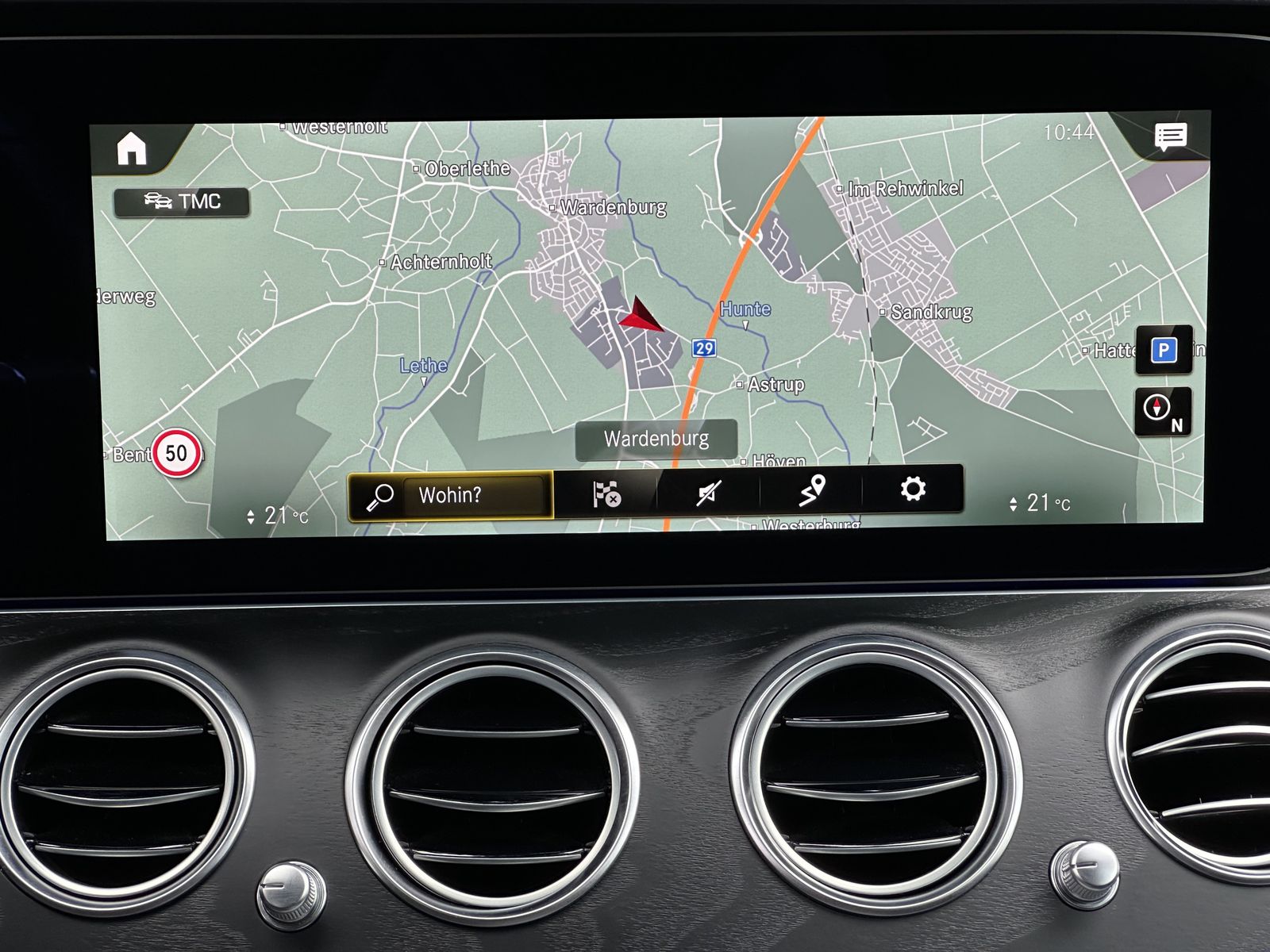 Fahrzeugabbildung Mercedes-Benz E 300d 4M T AMG-Line NAV+LED+360°+WIDESCREEN+ACC