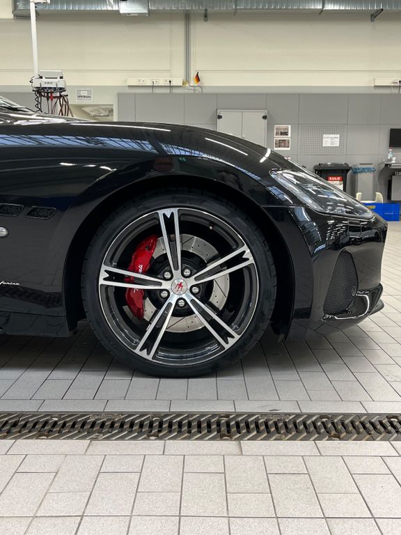 Image of Maserati Granturismo