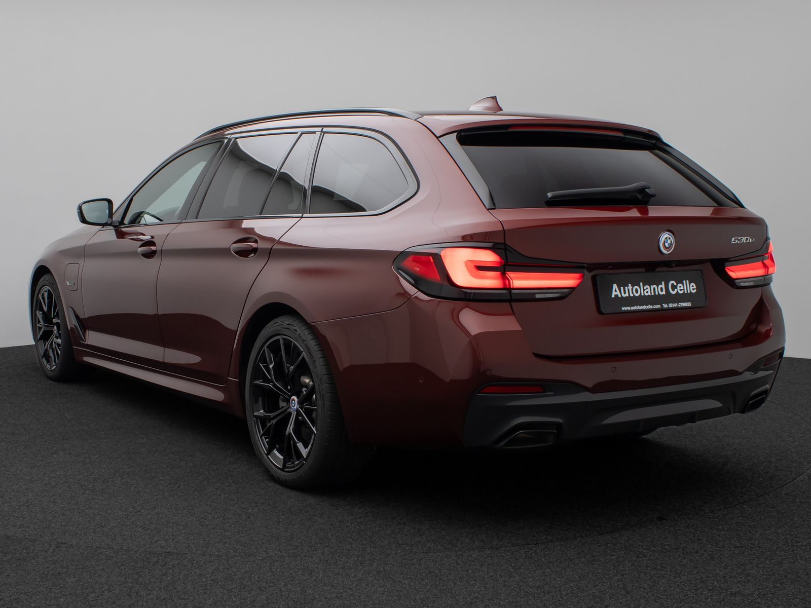 Fahrzeugabbildung BMW 530e M Sport Panorama Kamera HUD DAB H/K AHK 19"