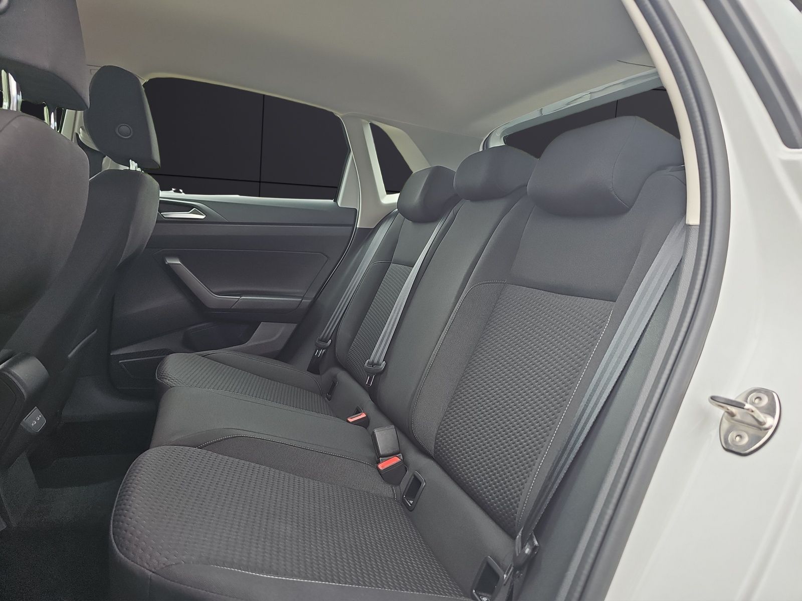 Fahrzeugabbildung Volkswagen Polo Comfortline TSI SHZ PDC DAB+ WeConnect Klim