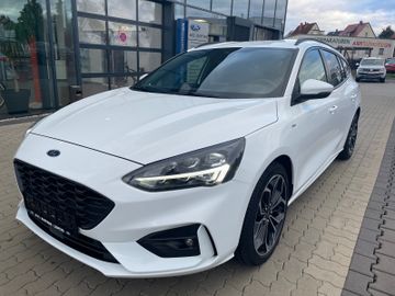 Fahrzeugabbildung Ford Focus ST-Line Hybrid Verkehrszeichenerk., Navi