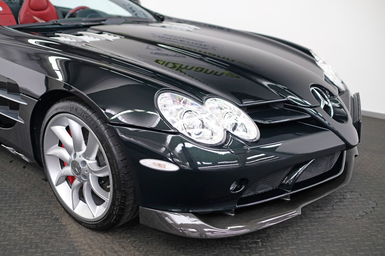 Fahrzeugabbildung Mercedes-Benz SLR  Roadster /EXCLUSIV/CARBON/1 OF 520