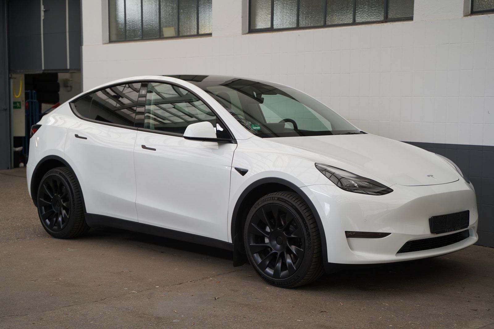 Tesla Model Y Standard Range RWD 20-Zoll AHK foto 12