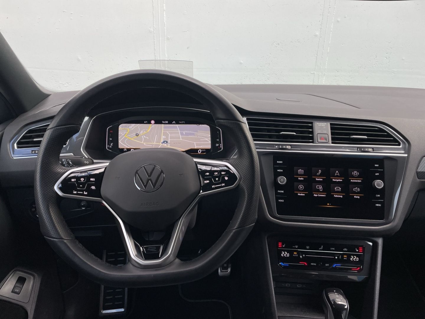 Tiguan Allspace 2.0 TDI R-Line 4Motion AHK/Pano 