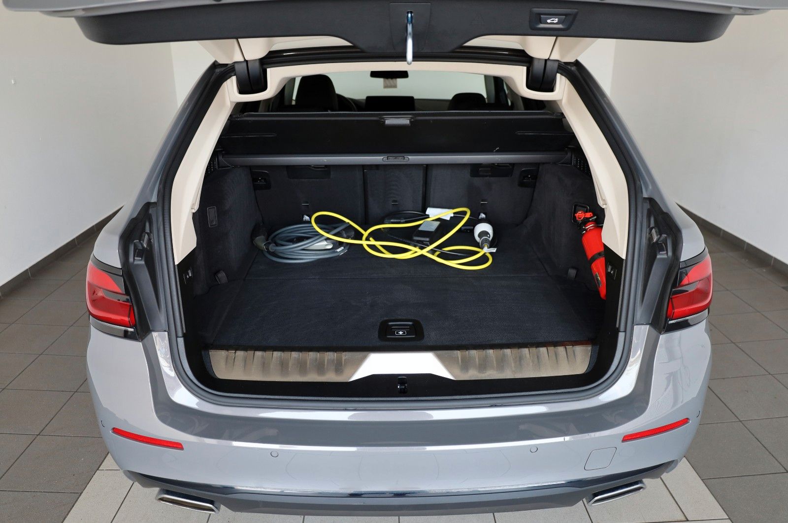 Fahrzeugabbildung BMW 530 e, Leder,Navi,LED,SH,Kamera,Carplay