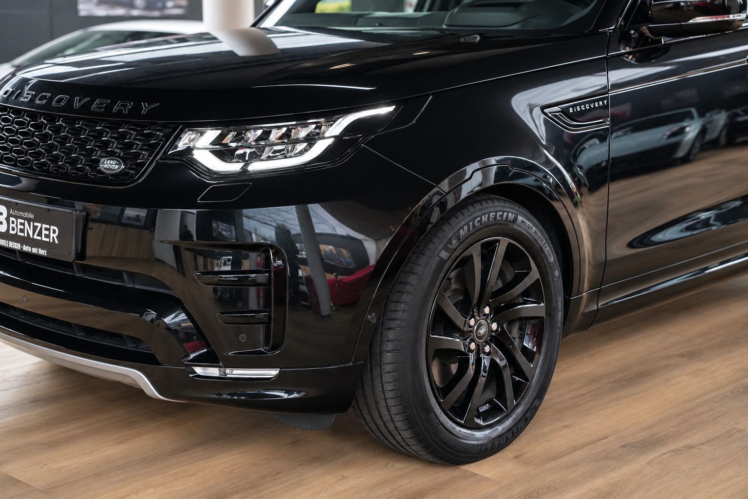 Fahrzeugabbildung Land Rover Discovery HSE V6 *7-Sitz*Panorama*HUD*Meridian*