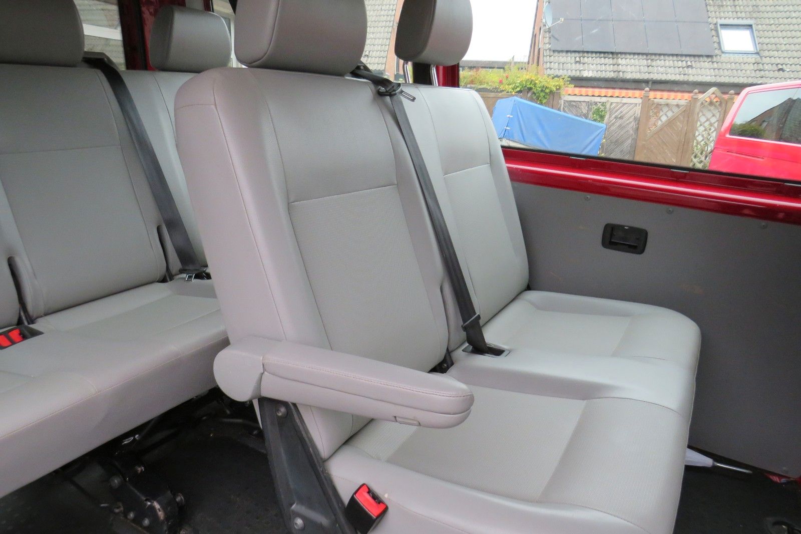 Fahrzeugabbildung Volkswagen T5 Kombi 4-Motion AHK 7 Sitz 158.000km