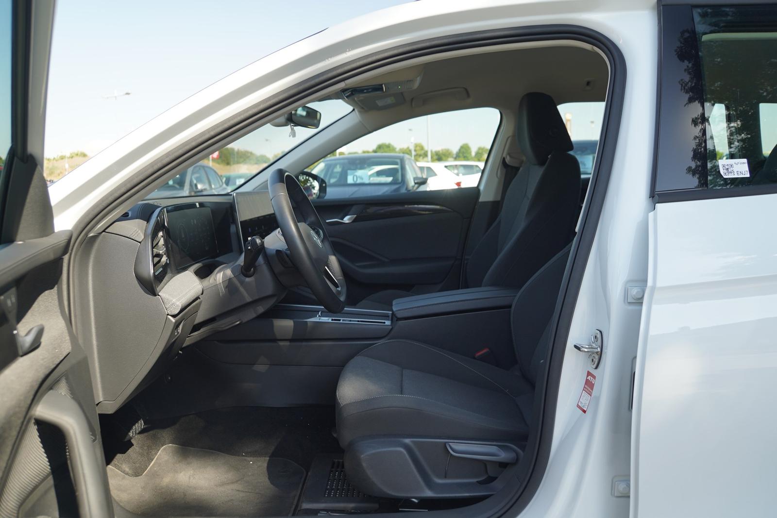 Volkswagen Passat 1.5 eTSI DSG LED ACC Navi Kamera, миниатюра 25