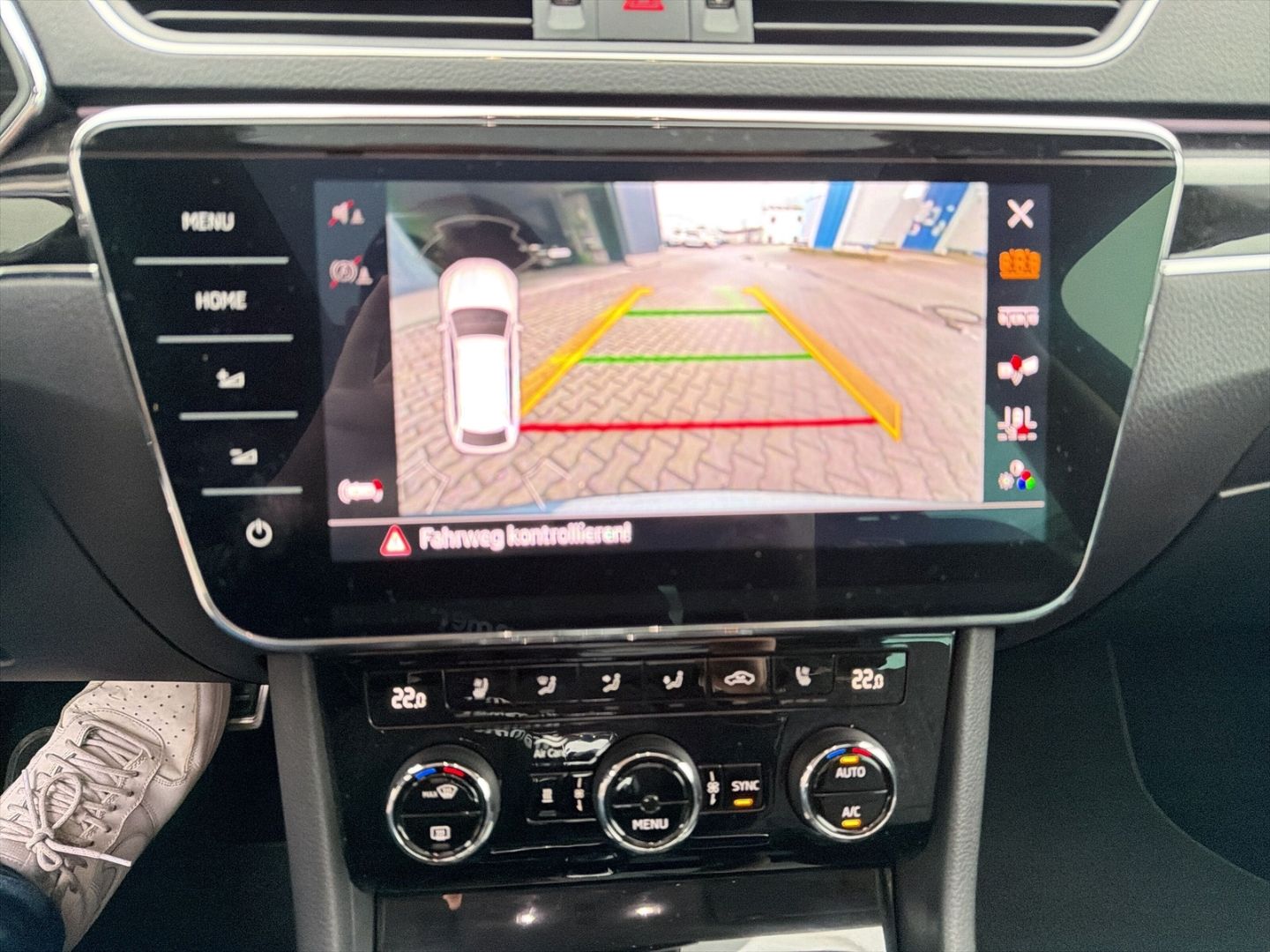 Superb 2.0 TSI DSG Combi L&K *PANO*NAVI*ACC*