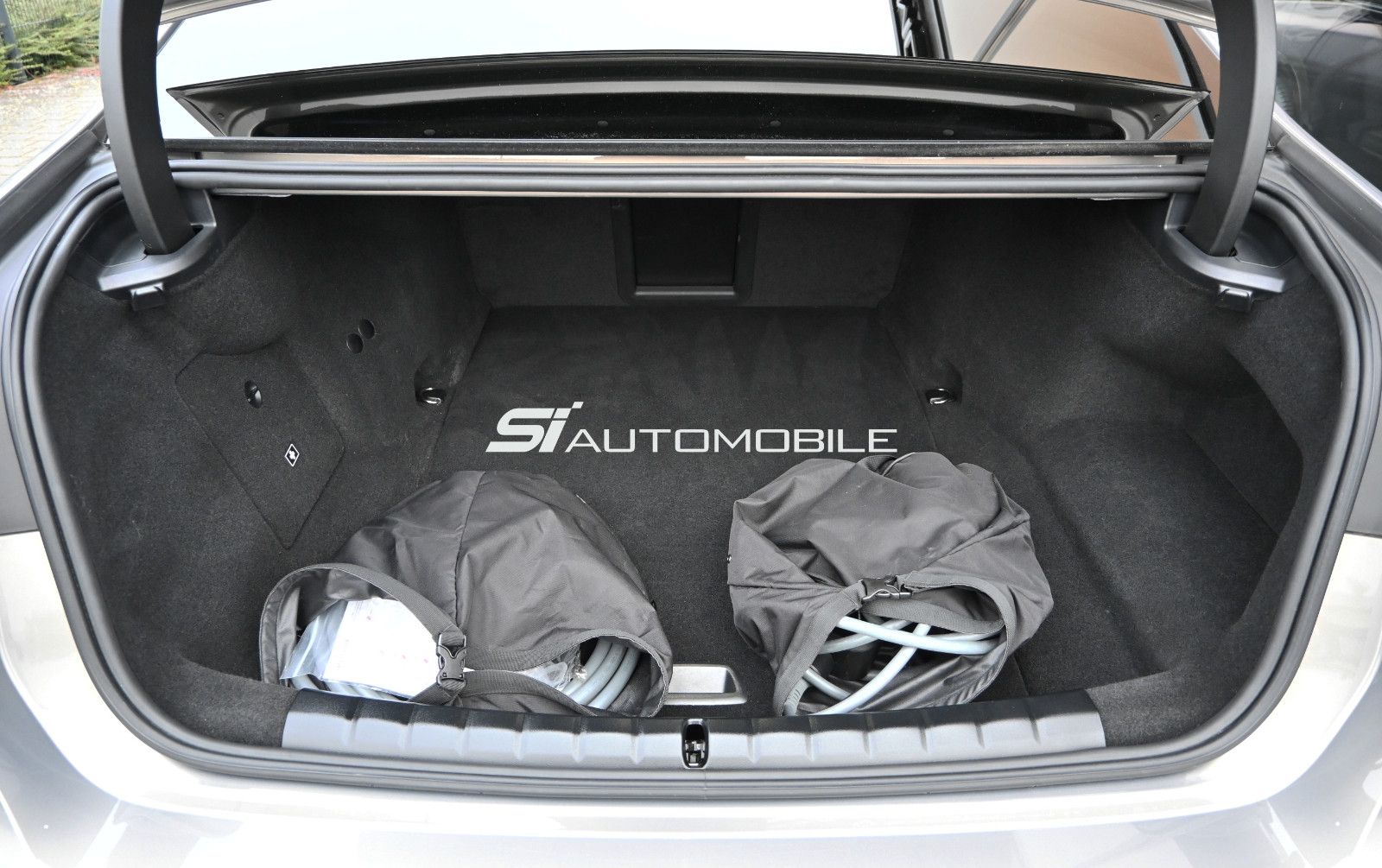 Fahrzeugabbildung BMW 750e xDrive M-Sport °SHADOW°EXEC.DRIVE°INTEGRAL