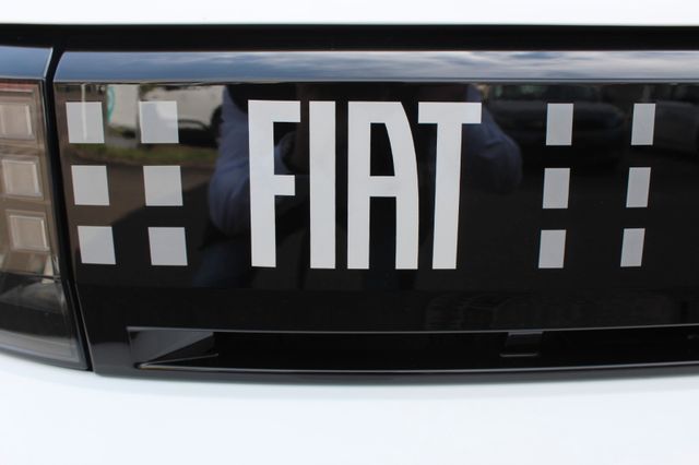 Fahrzeugabbildung Fiat Grande Panda 1.2 Turbo 74 kW Icon LED,PDC,SpurH