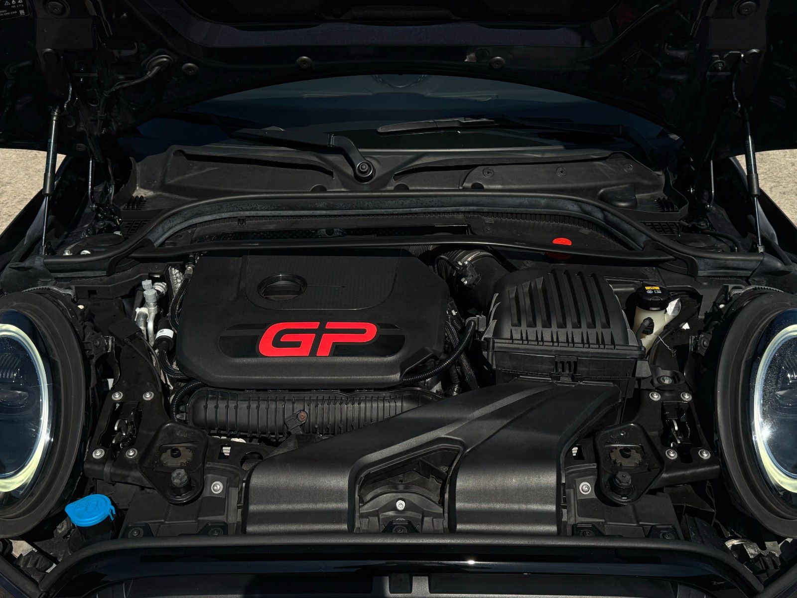 Fahrzeugabbildung MINI John Cooper Works GP CarPlay Tempomat SHZ DAB