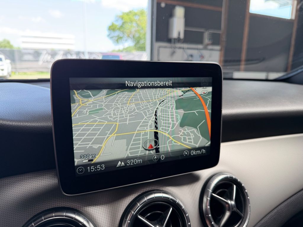MERCEDES-BENZ CLA 220 4MATIC/SB/PANO/DISTRONIC+ MERCEDES-BENZ CLA 220 4MATIC/SB/PANO/DISTRONIC+