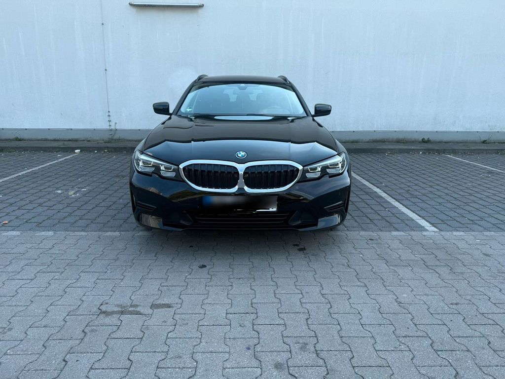 Image of BMW 320