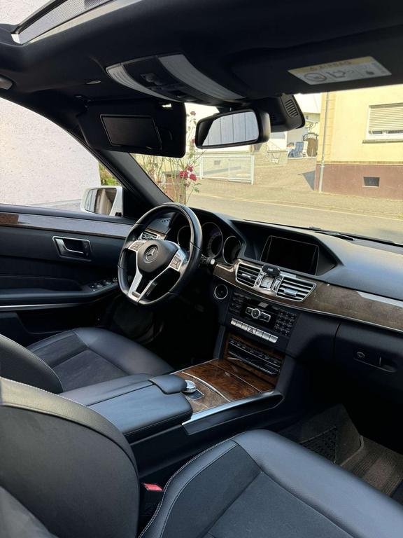 Mercedes-Benz E 300