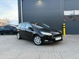 Ford Focus Turnier Business/SHZ/NAVI/TÜV NEU/"TOP" - Ford Focus Business mit Benzin-Antrieb