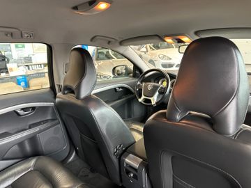 Volvo V70 Kombi Momentum *Leder*