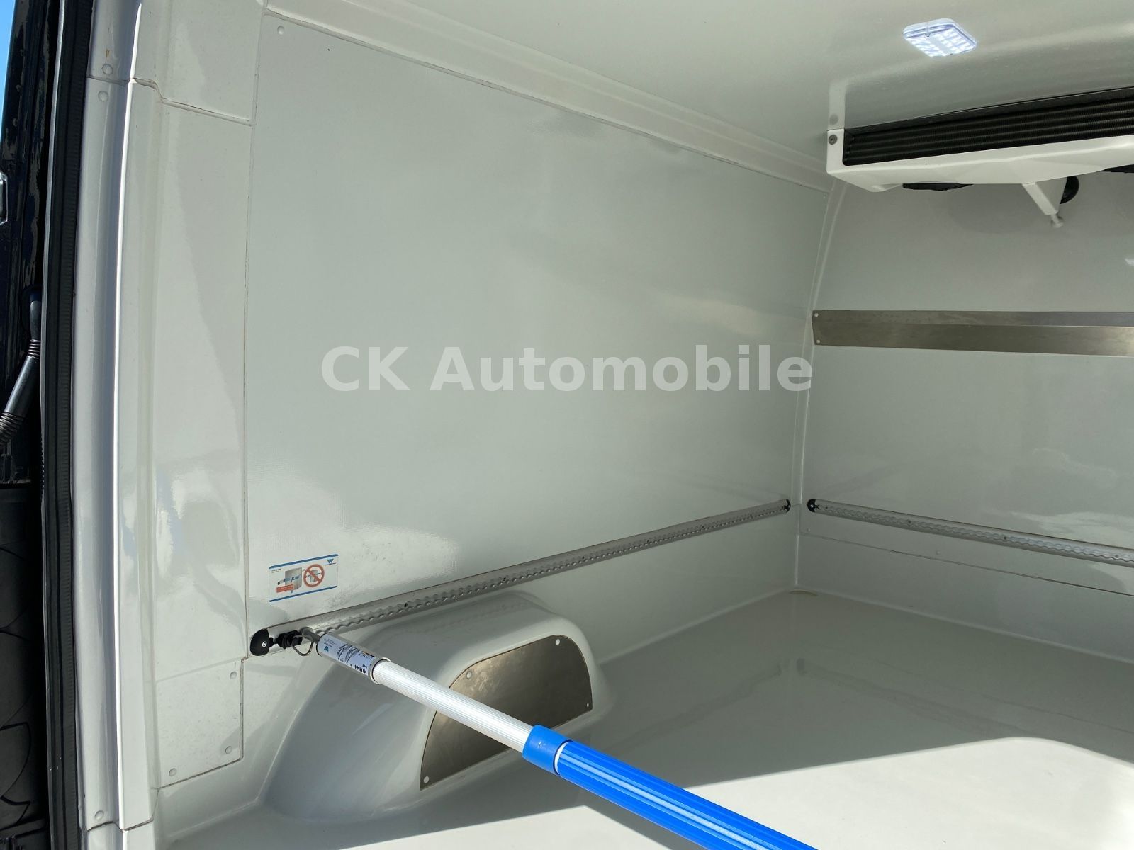 Fahrzeugabbildung Mercedes-Benz Sprinter III Kühlkasten 317CDI/Navi/LED/360°Kam