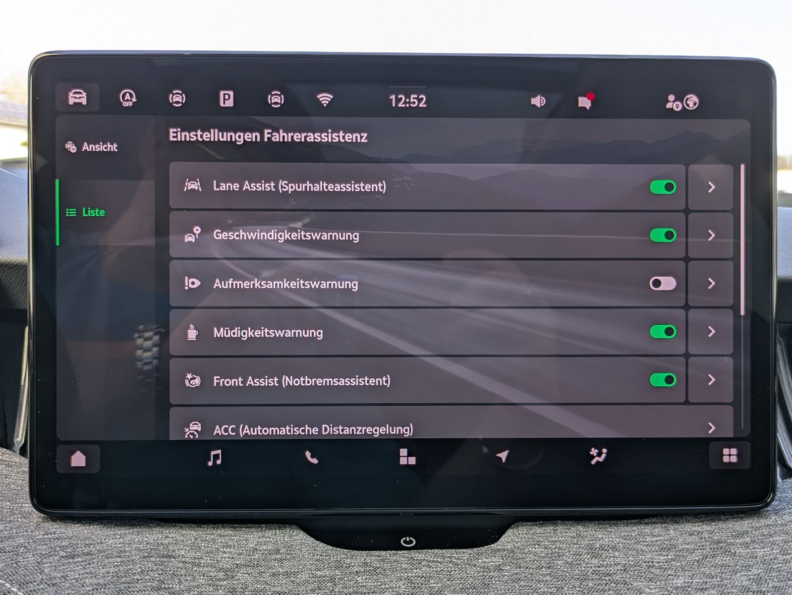 Fahrzeugabbildung SKODA Superb 2.0 TDI 4x4 Selection MATRIX*AHK*PANO*19"