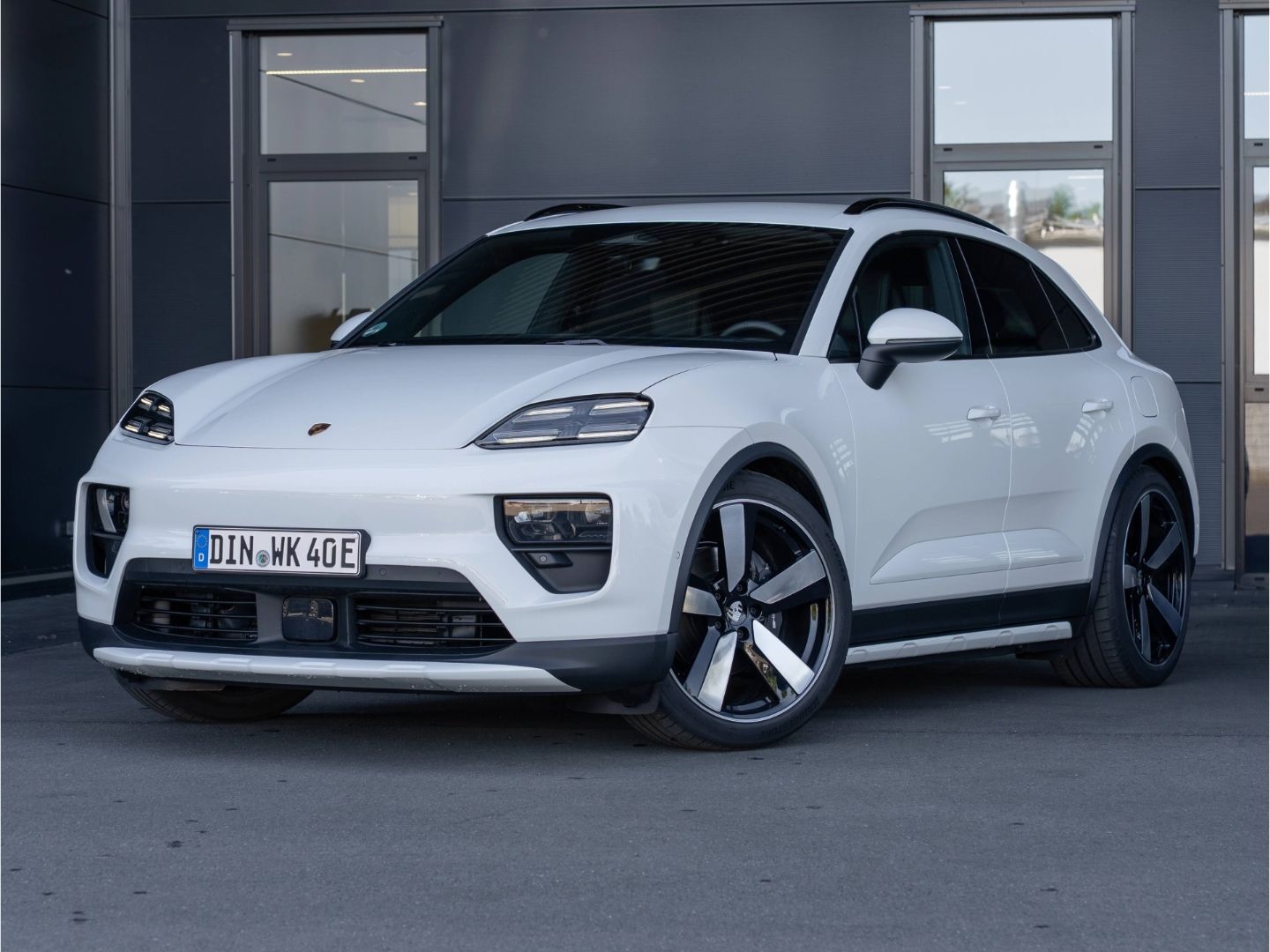 Porsche Macan 4 BOSE Matrix 22'' ACC Offroad Design-Pake