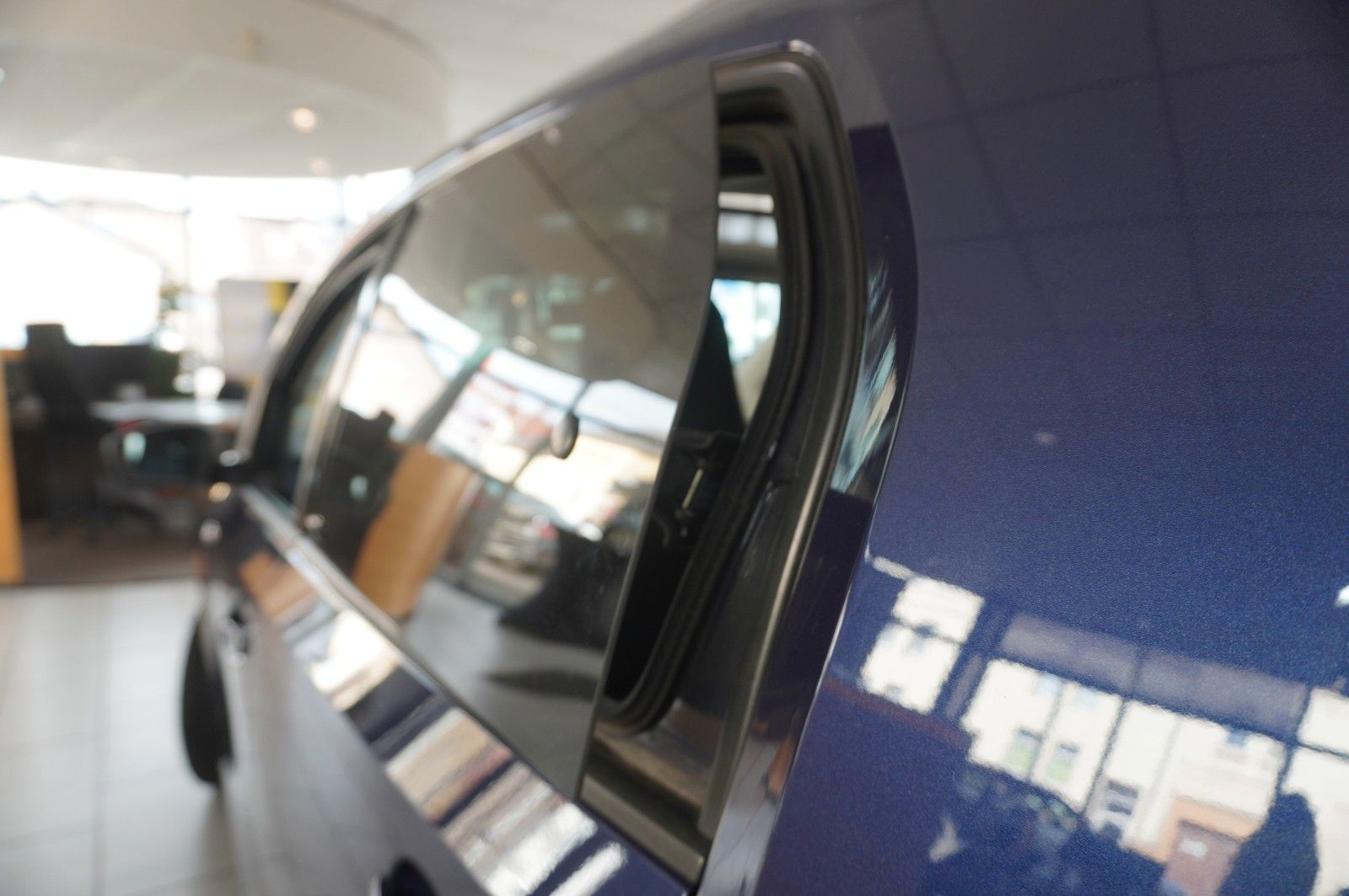Fahrzeugabbildung SEAT Mii 1.0 CONNECT 5-TÜR NAVI/SPORT/SHZ/PANO./PDC
