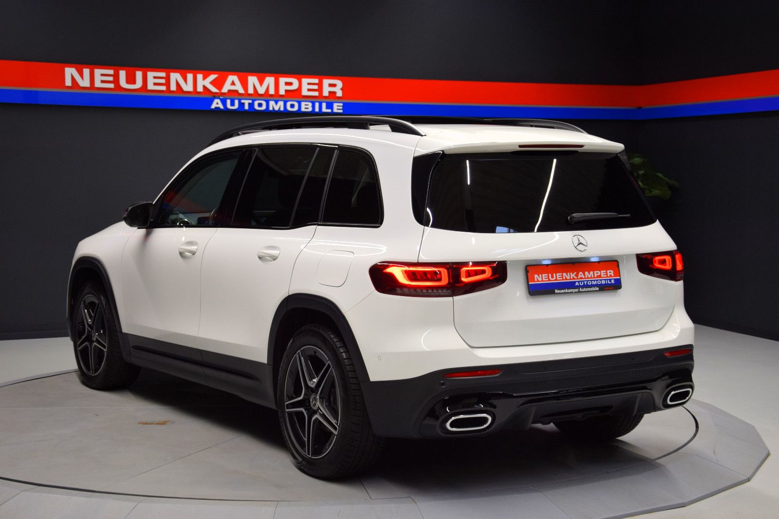 Fahrzeugabbildung Mercedes-Benz GLB 200d AMG-Line Panorama el.AHK Kamera Widescr