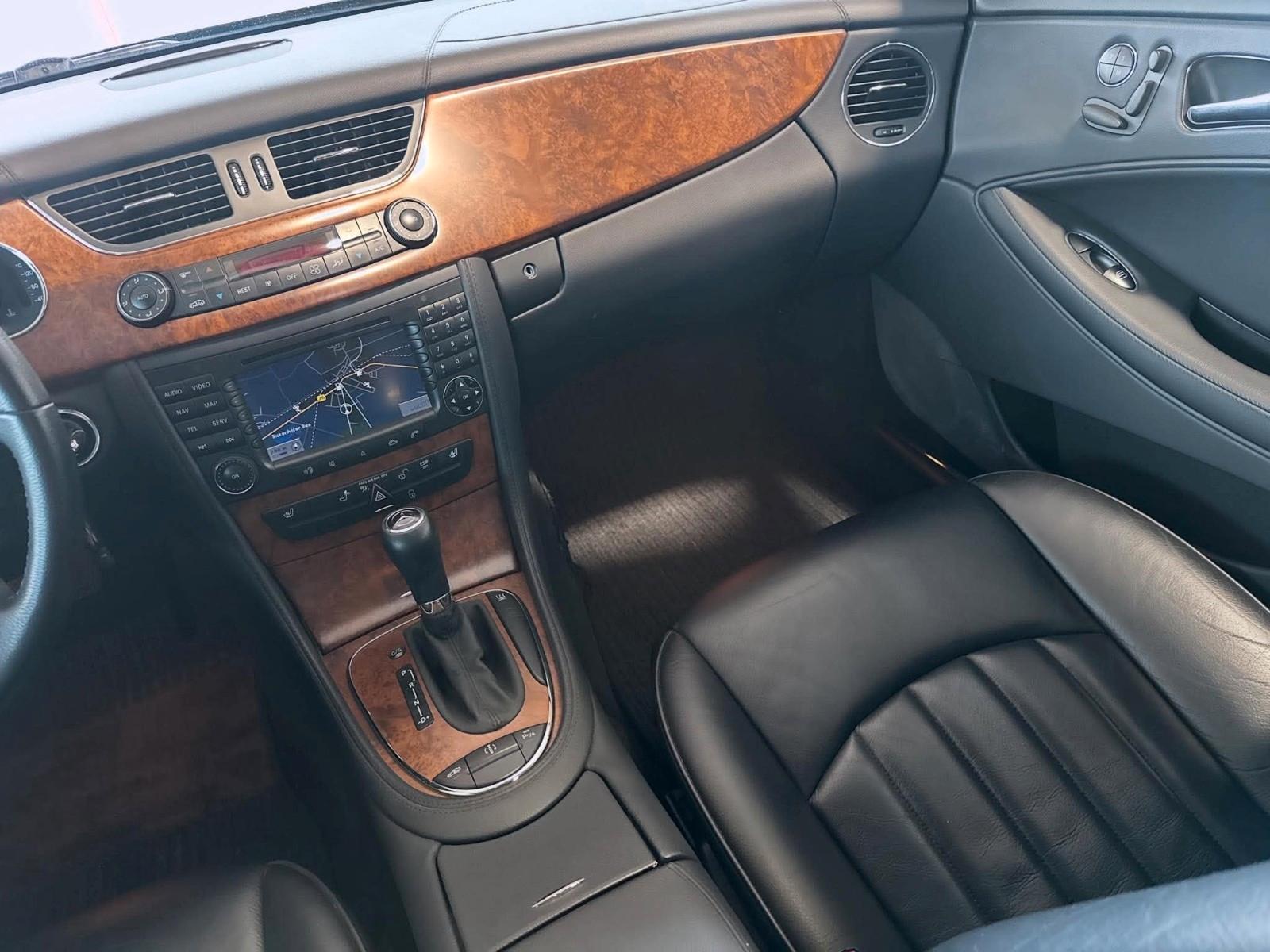 Mercedes CLS 500 5.5 V8 387 ch – Pack AMG – Toit ouvrant – Entretien Mercedes – 125 000 km