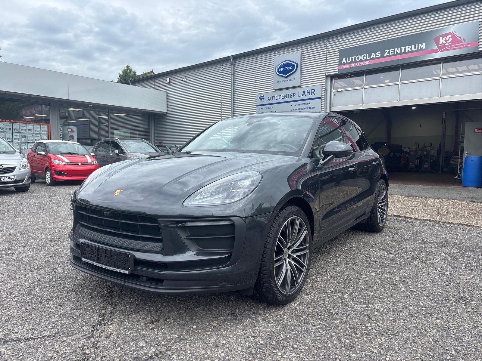 PORSCHE Macan 2.0T