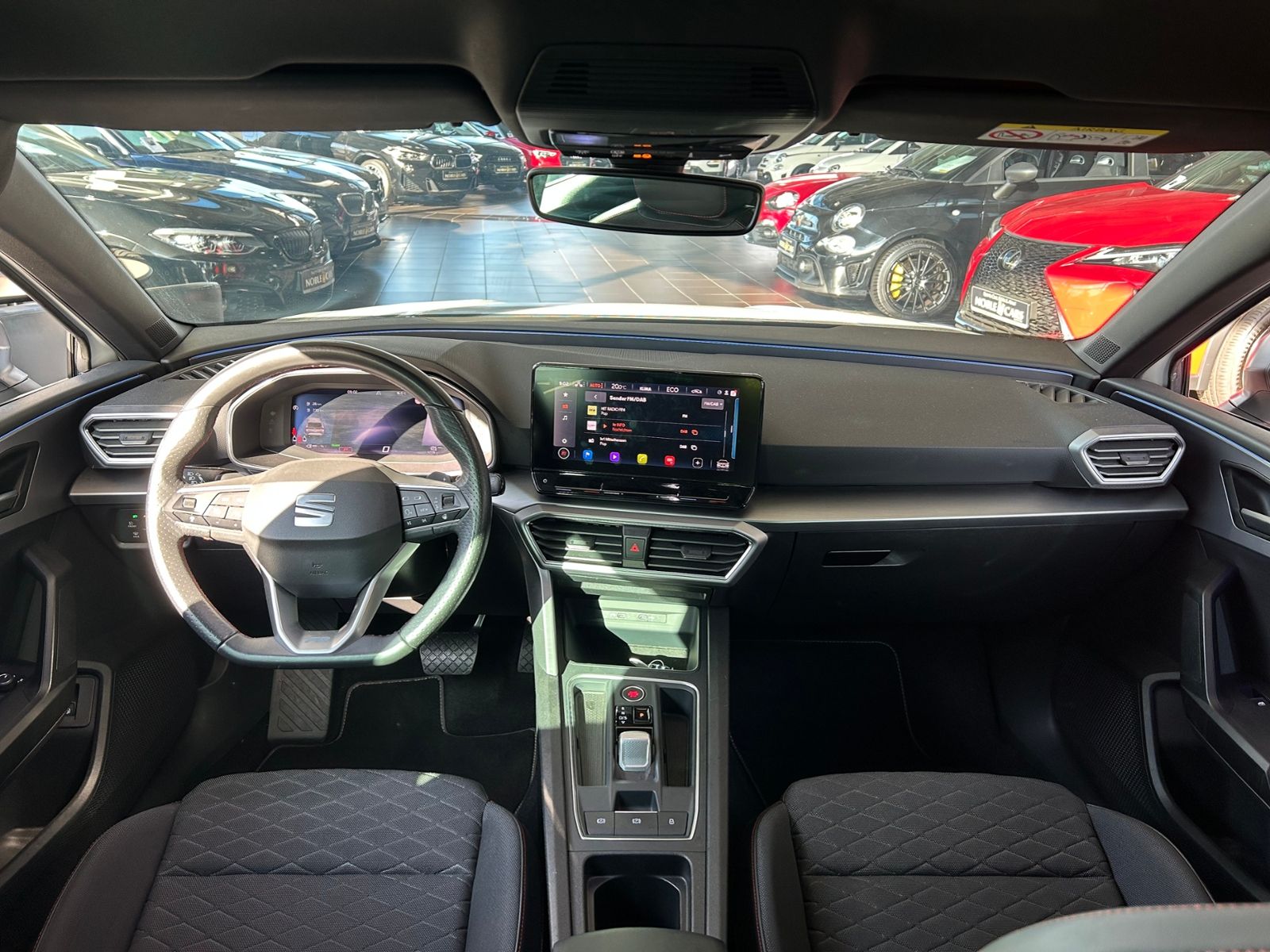 Fahrzeugabbildung SEAT Leon Sportstourer FR e-Hybrid LED NAVI ALU