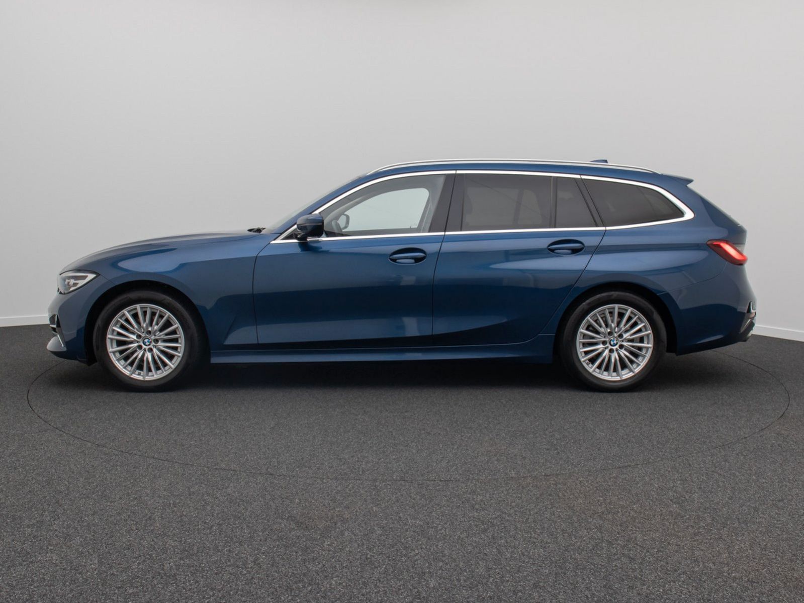 Fahrzeugabbildung BMW 320d Luxury Line DAB CockpitPlus PDC Leder
