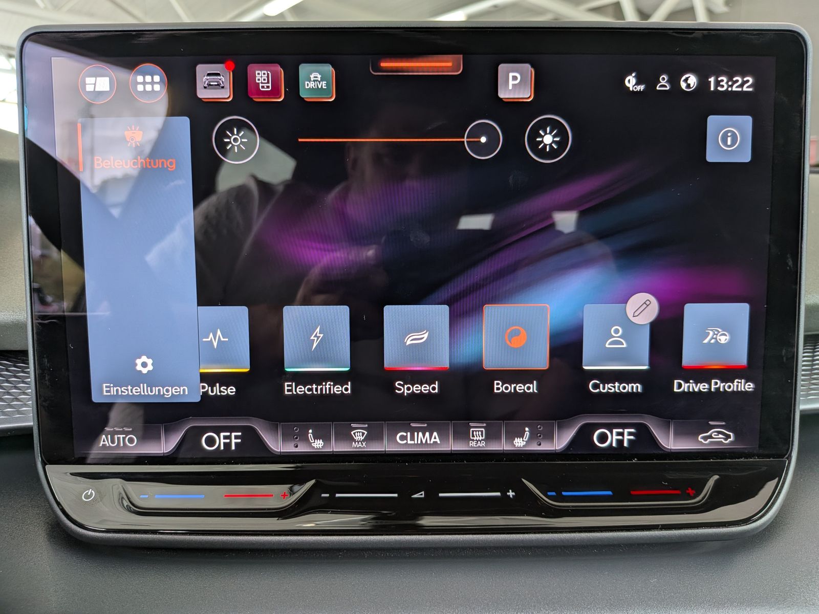 Fahrzeugabbildung CUPRA Terramar 1.5 eTSI Tribe Sennh Matrix HUD AHK 20