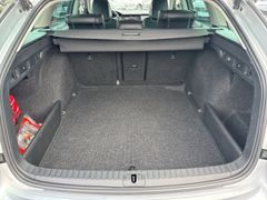 SKODA Octavia Combi 2.0 TDI Scout 4x4 LED Navi Ahk ACC SKODA Octavia Combi 2.0 TDI Scout 4x4 LED Navi Ahk ACC