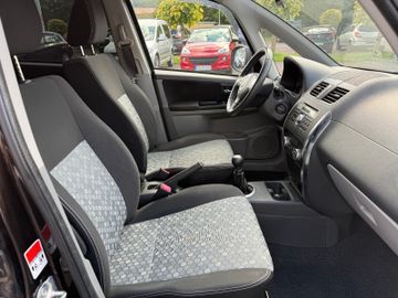 Suzuki SX4 Style 4x4+Klimaauto+SHZ+Temp+ZV+LM+