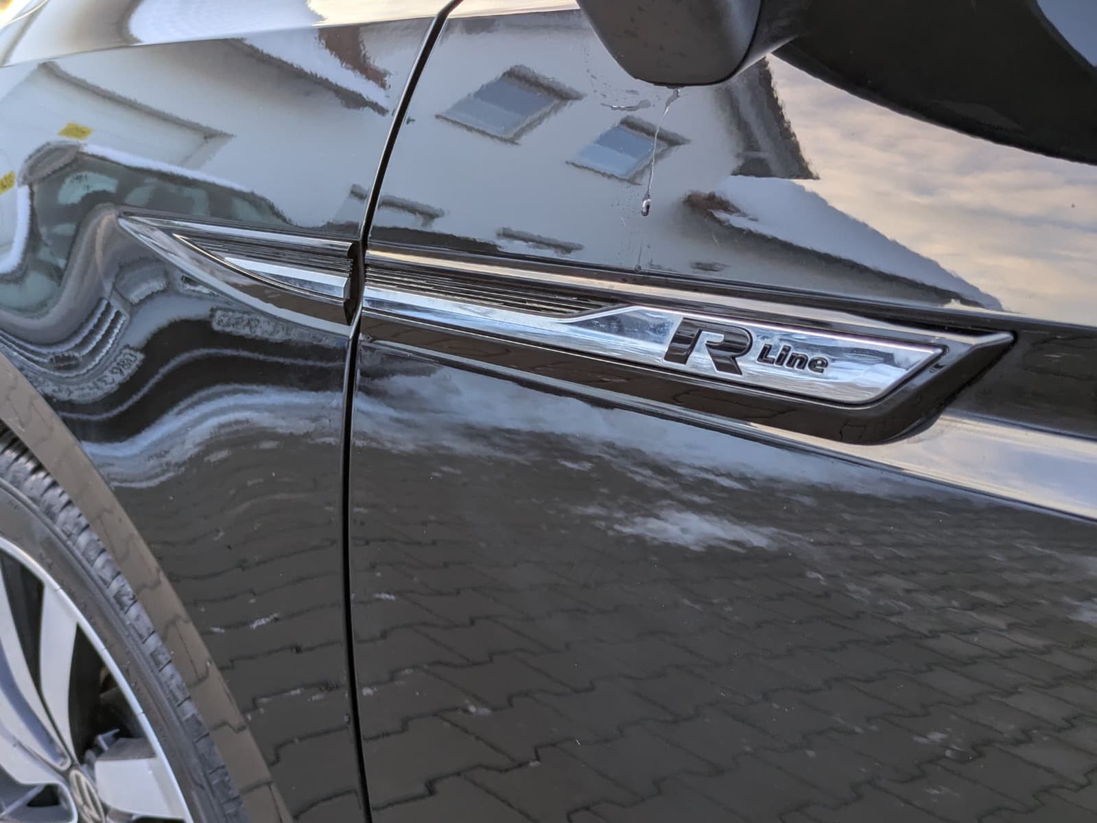 Fahrzeugabbildung Volkswagen Touran 2.0 DSG R-Line High. Pano 7-Si IQ.Dri AHK