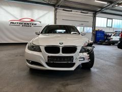 BMW 318 i Navi Leder PDC SHZ Panorama