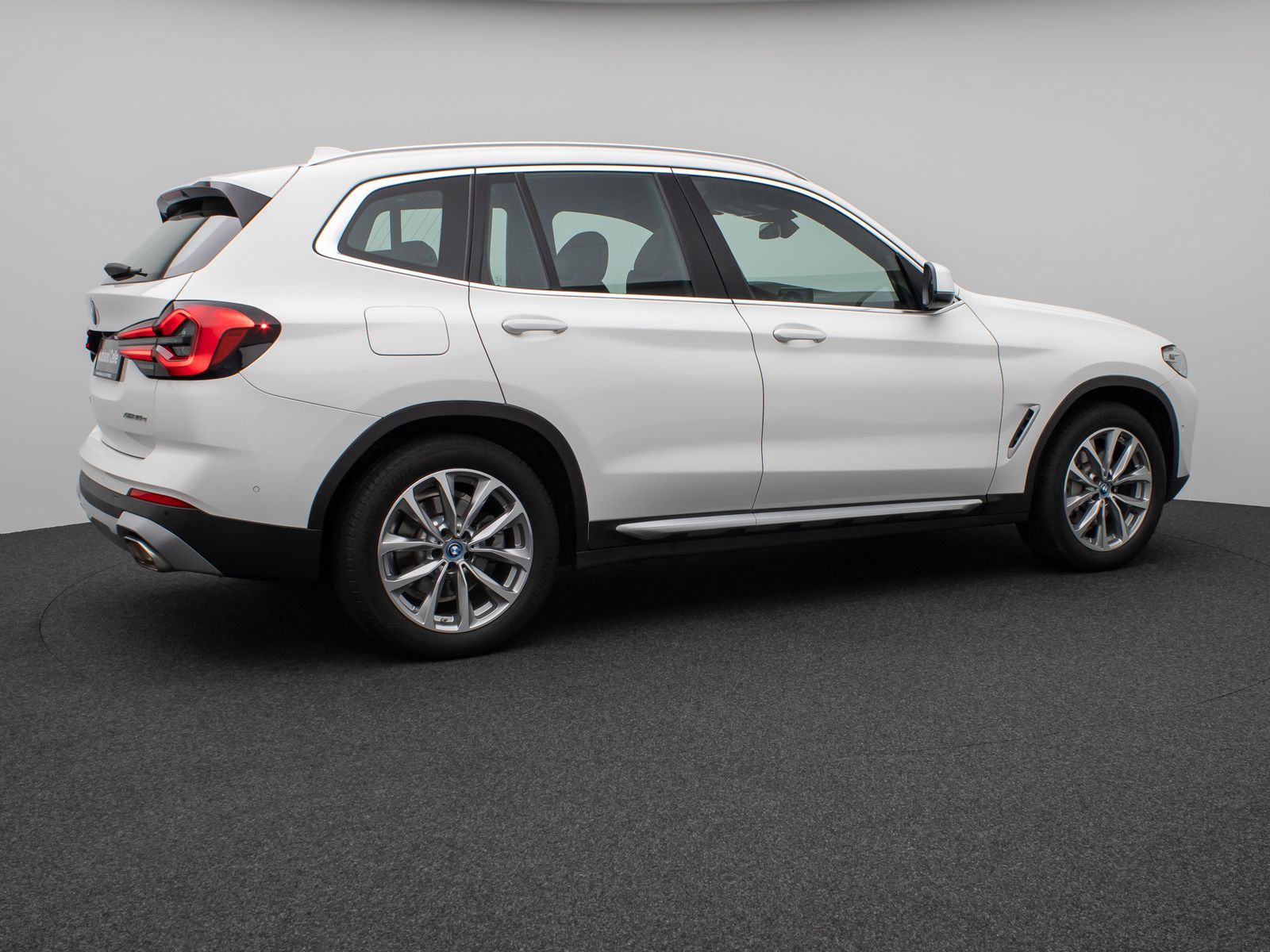 Fahrzeugabbildung BMW X3 xD30e  Panorama Kamera HUD DAB H/K AHK Sport