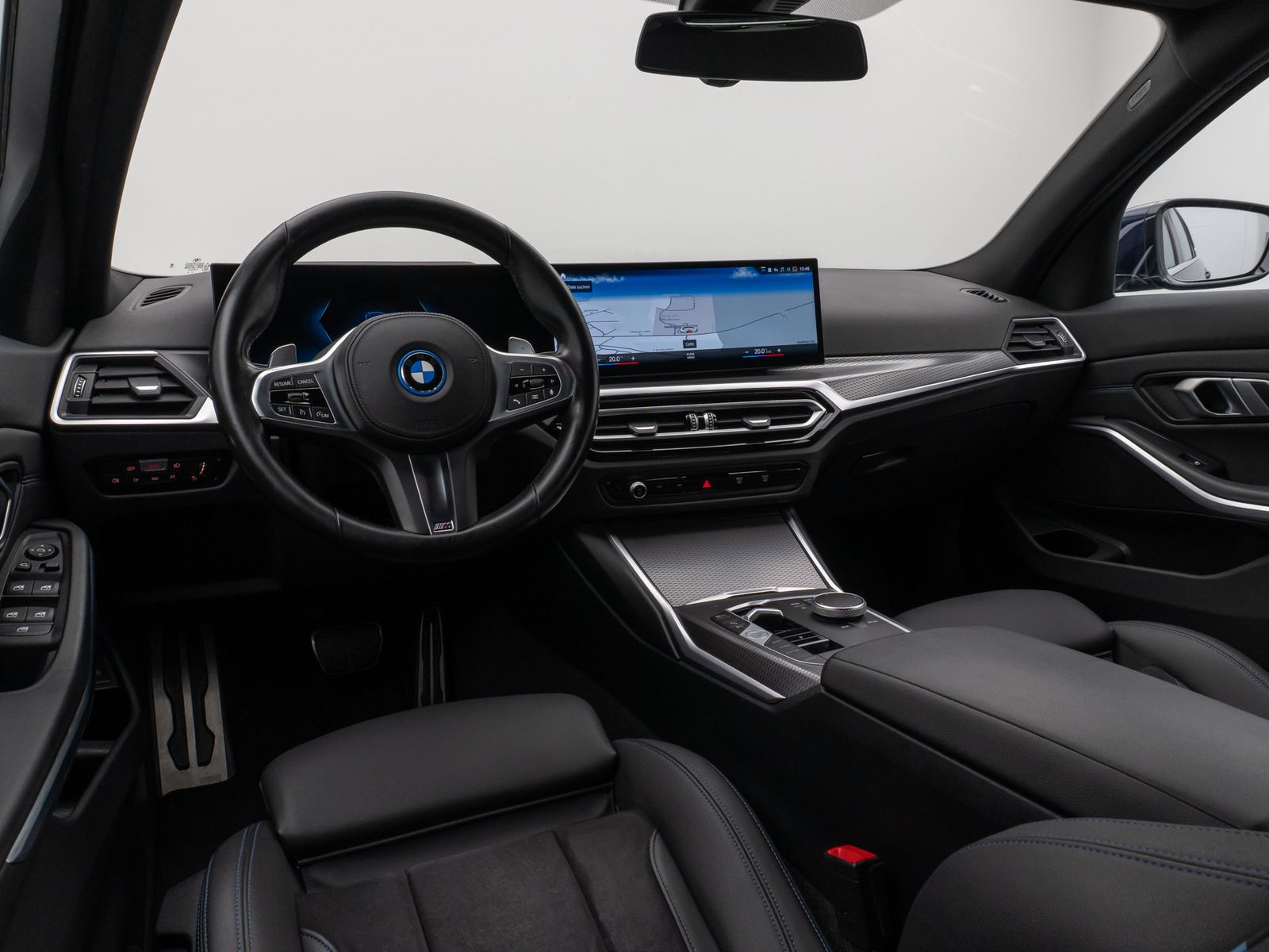 Fahrzeugabbildung BMW 320e M Sport DAB Widscreen PDC Individual 18Zoll
