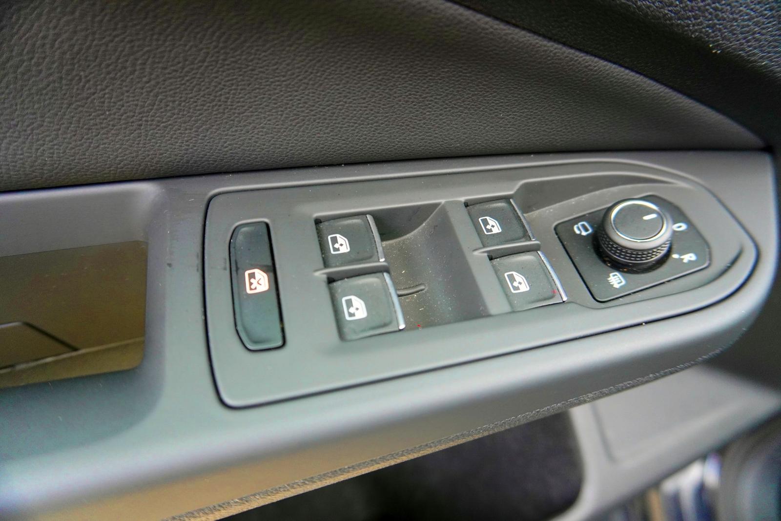 Volkswagen Golf VIII 1.5 eTSI Goal DSG LED Navi App-Connect, миниатюра 11