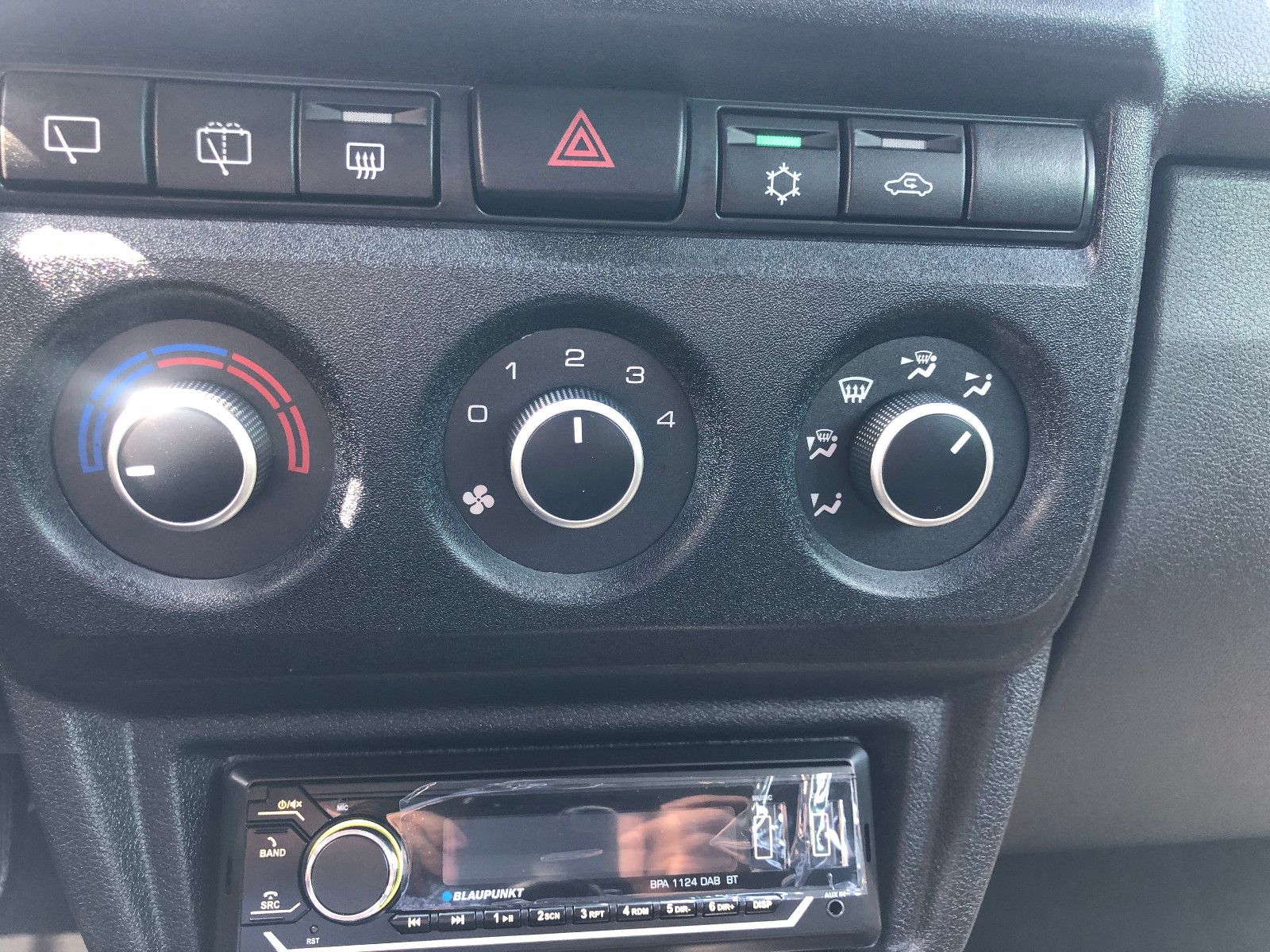 Fahrzeugabbildung Lada LADA NIVA "PREMIUM PLUS" Sonderausst.  AET-2025!