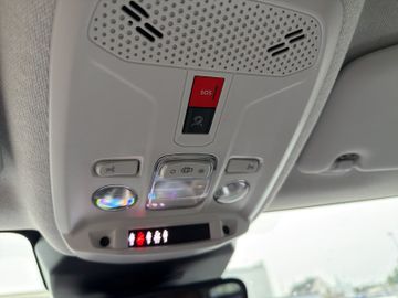 Citroën C4 Max 130 EAT8 Kam.+KeyLess+LED+Navi+SHZ