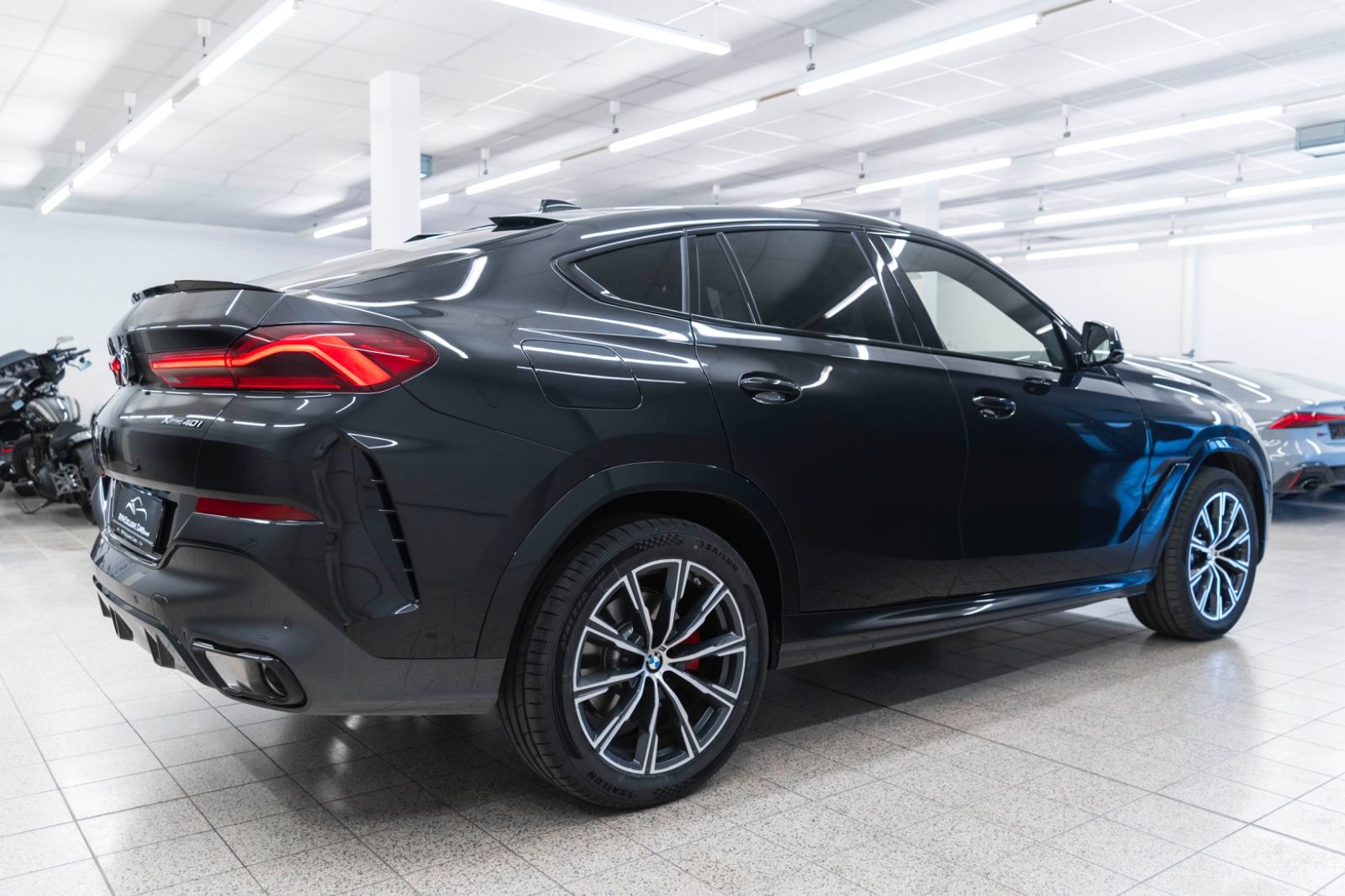 Fahrzeugabbildung BMW X6 40i xDrive M Sportpaket Harman Head up 360