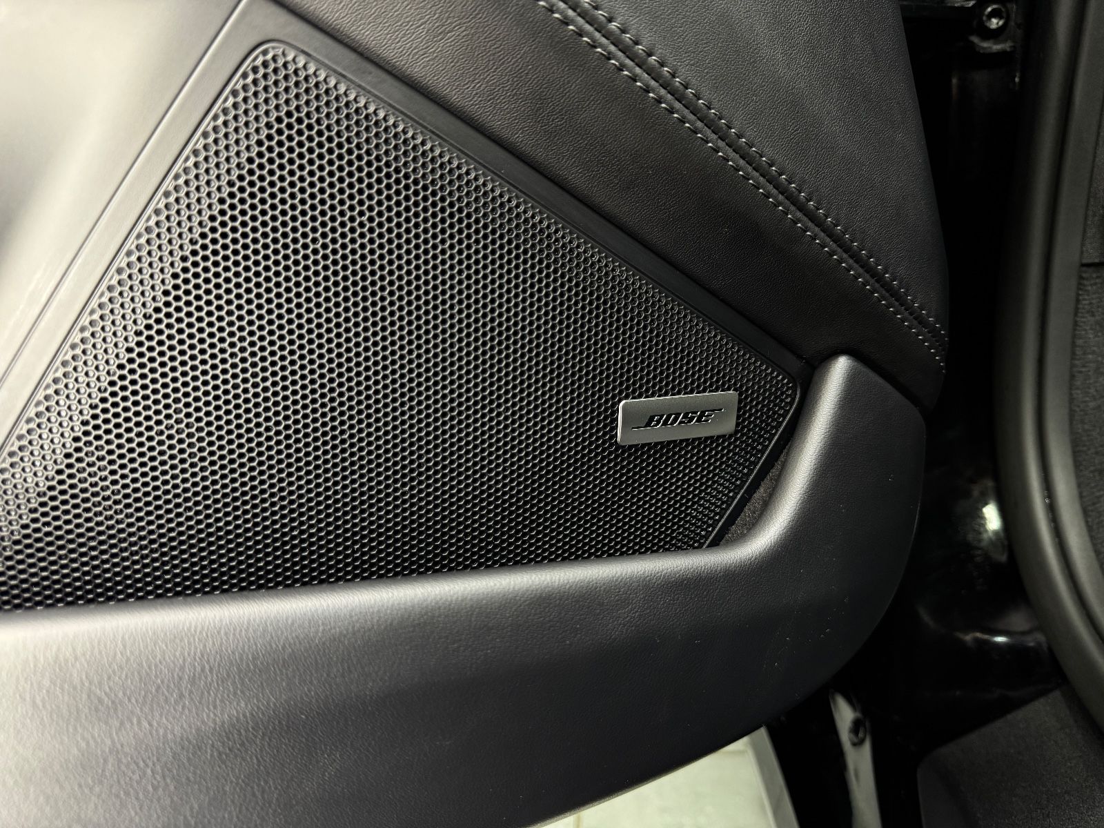 Fahrzeugabbildung Porsche 992.2 911 Carrera GTS T-Hybrid Cabriolet|BOSE|