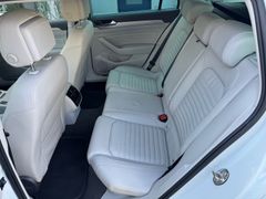 VW Passat Variant 2.0 TDI DSG Elegance