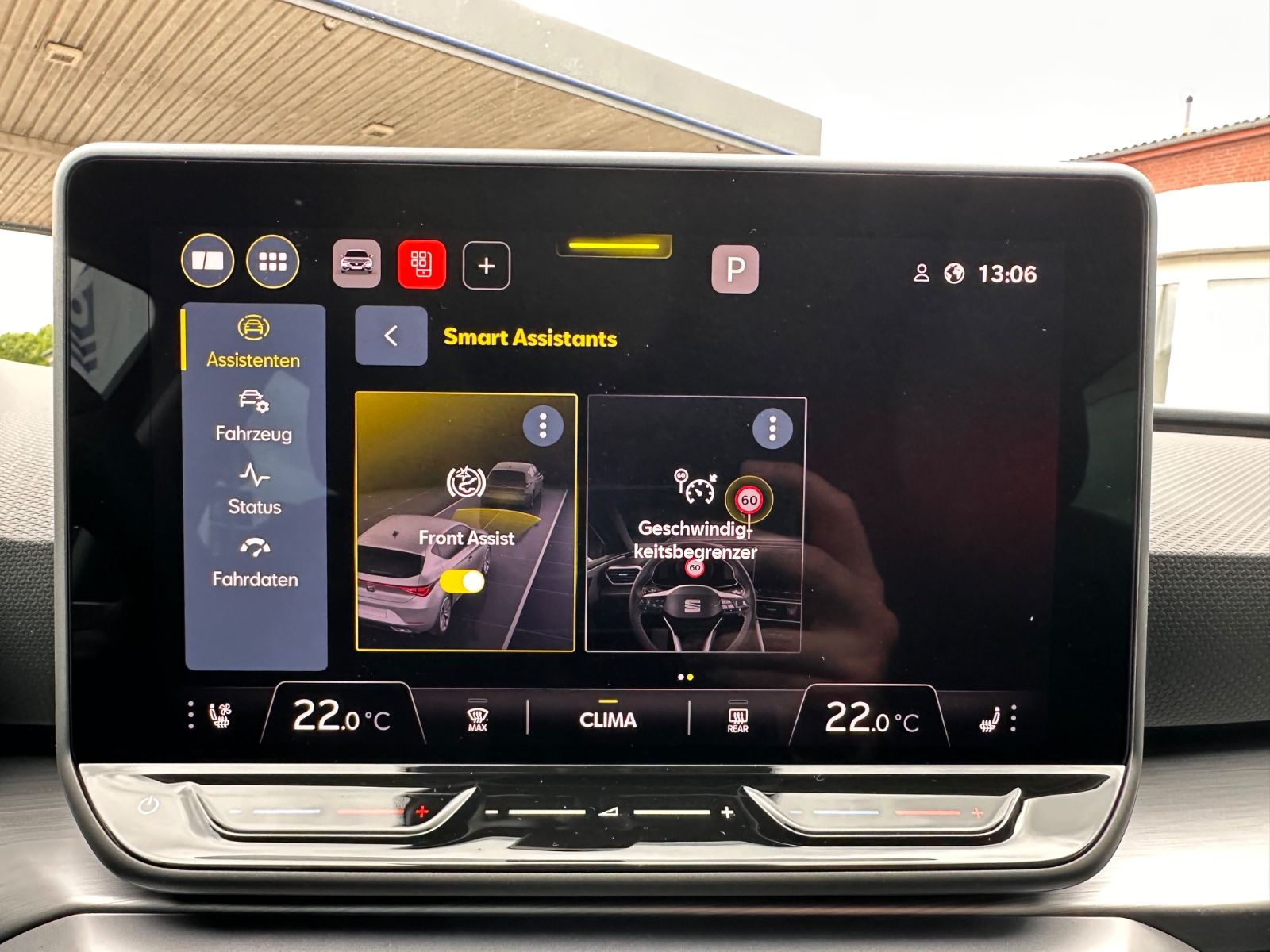 Fahrzeugabbildung SEAT Leon FR 1.5 eTSI LED/PDC/SHZG/RFK/APP