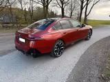 BMW i5 xDrive40 M Sport PRO PANO AHK B&W GARANTIE  - rote BMW i5