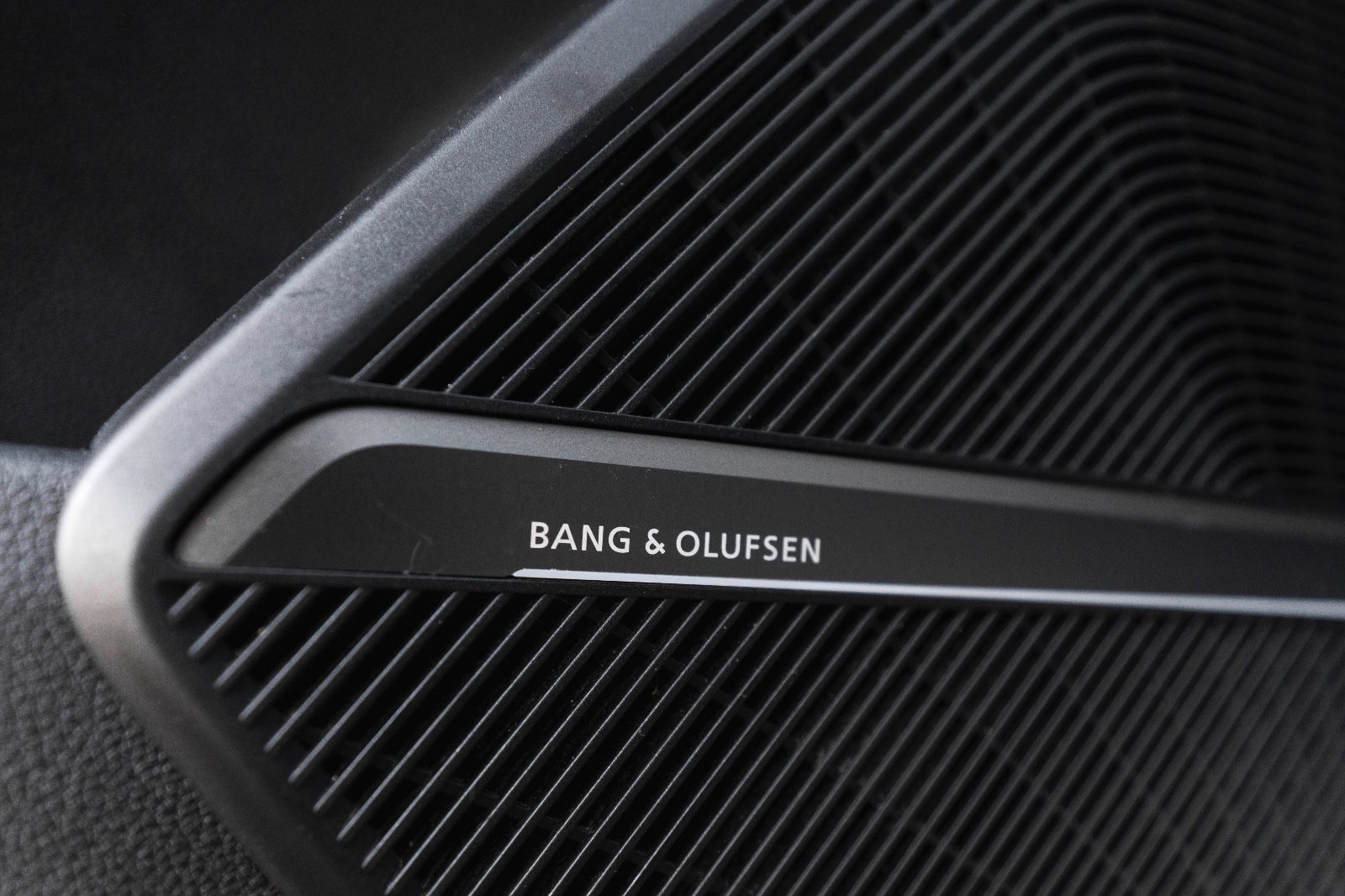 Fahrzeugabbildung Audi Q5 2.0 TFSI QUATTRO S-LINE 360° B&O TOTW SHZ PDC