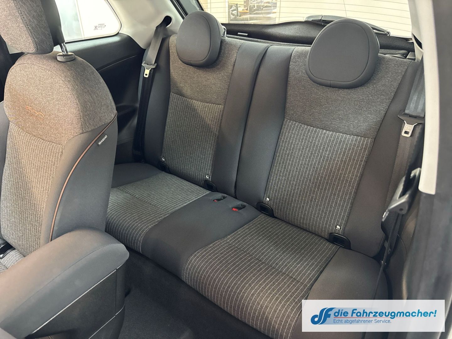 Fahrzeugabbildung Fiat 500 e Icon Navi Memory Sitze Apple CarPlay Andro