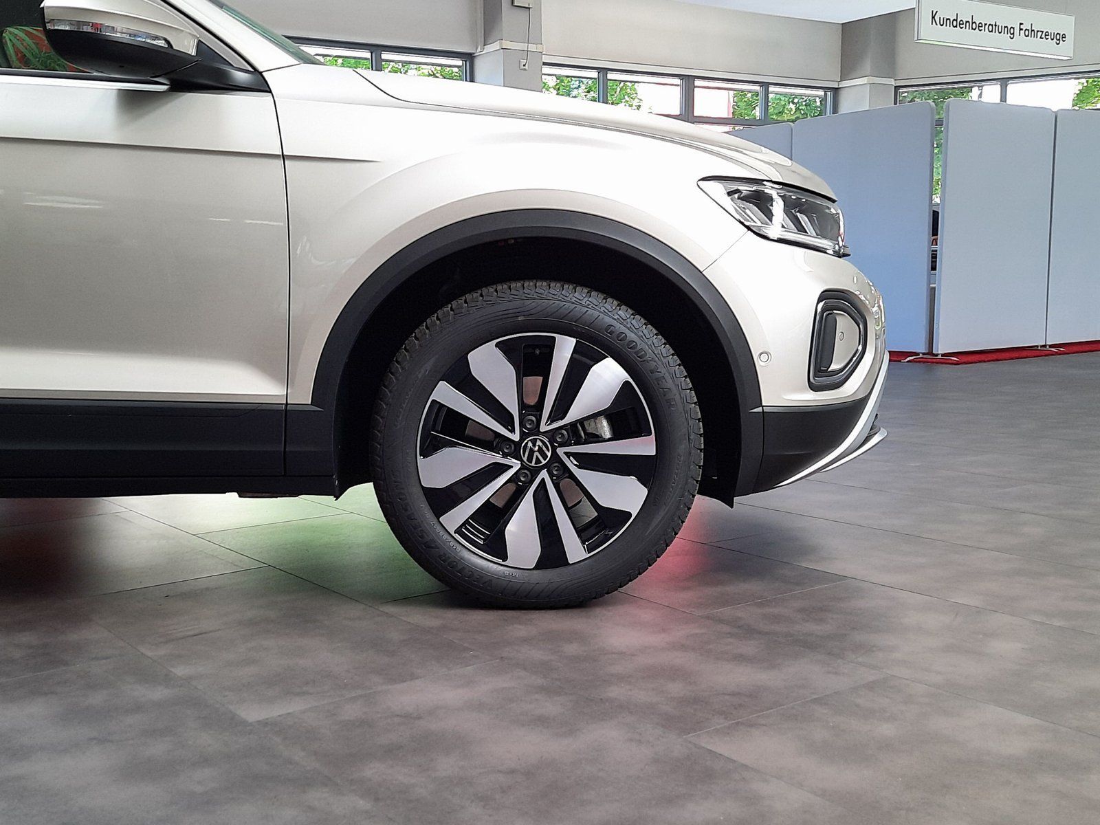 Fahrzeugabbildung Volkswagen T-Roc Move TSI *Standhzg*Cam*Navi*PDC*LED*ACC*